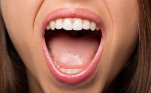 COMMENT SE DÉBARRASSER D’UN APHTE ?